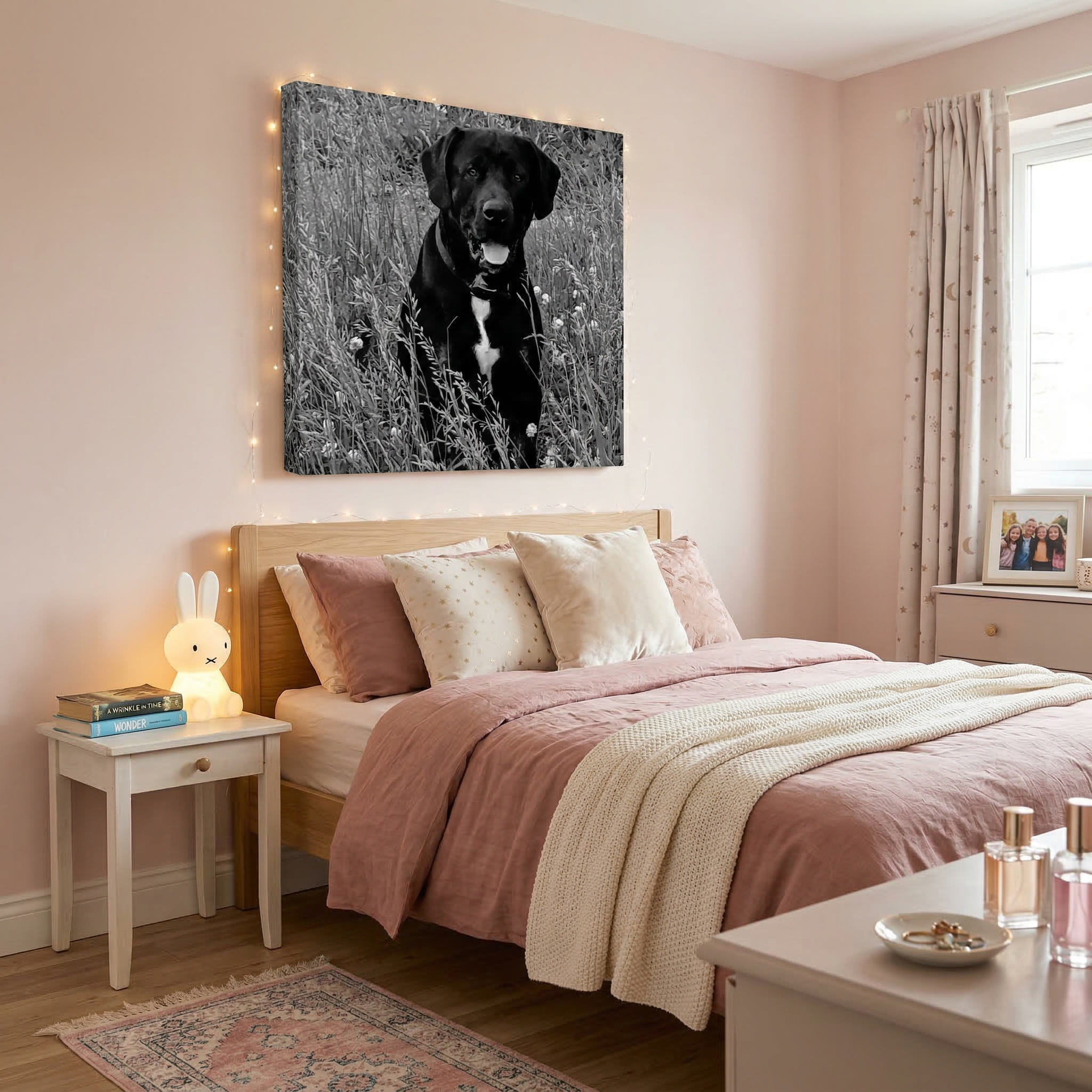 Black Labrador in a field Photo Canvas